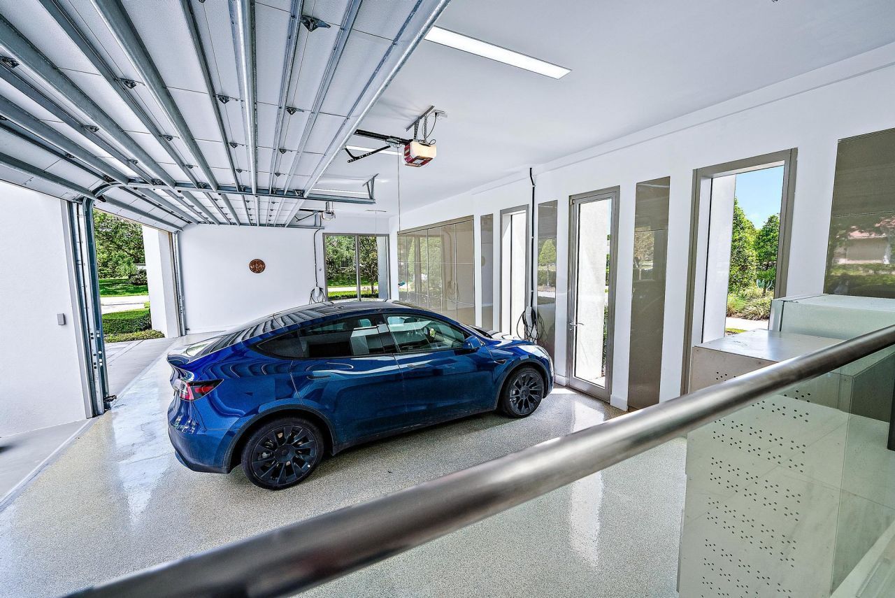 8119 Man O War Road, Palm Beach Gardens, FL 33418 Photo