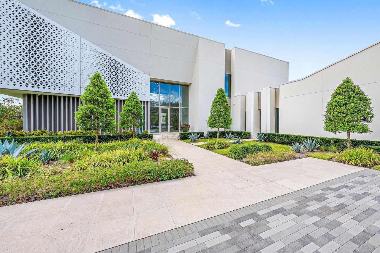 8119 Man O War Road, Palm Beach Gardens, FL 33418 Photo