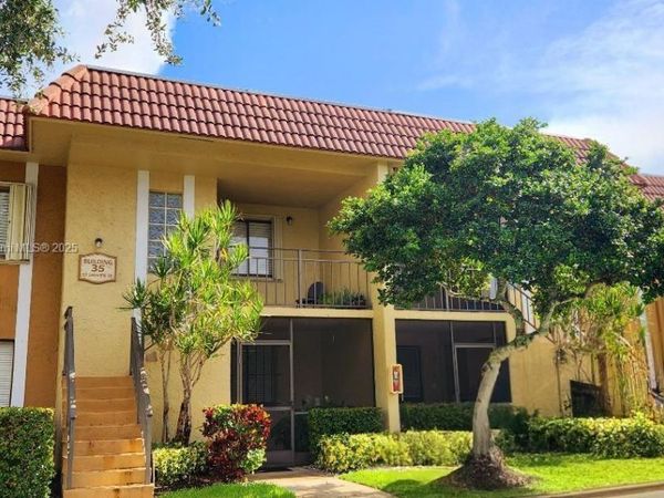 307 Lakeview Dr, Unit 102, Weston, FL 33326