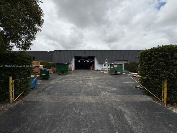 8080 NW 33rd St, Doral, FL 33122