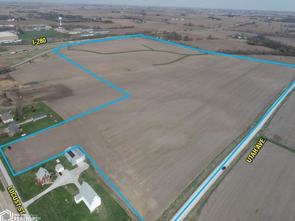 Locust Street, Davenport, IA 52804