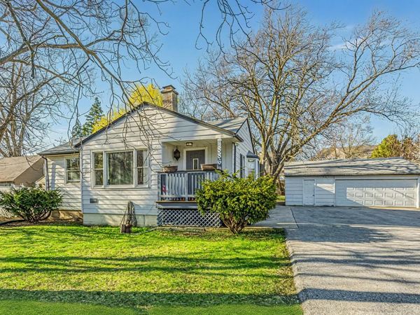 886 W Palatine Road, Palatine, IL 60067