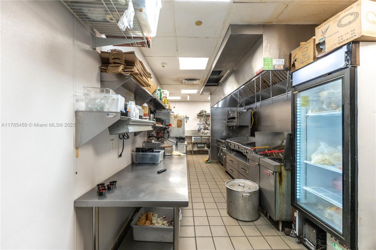 275 NE 18th St # Cu-2, Miami, FL 33132 Photo