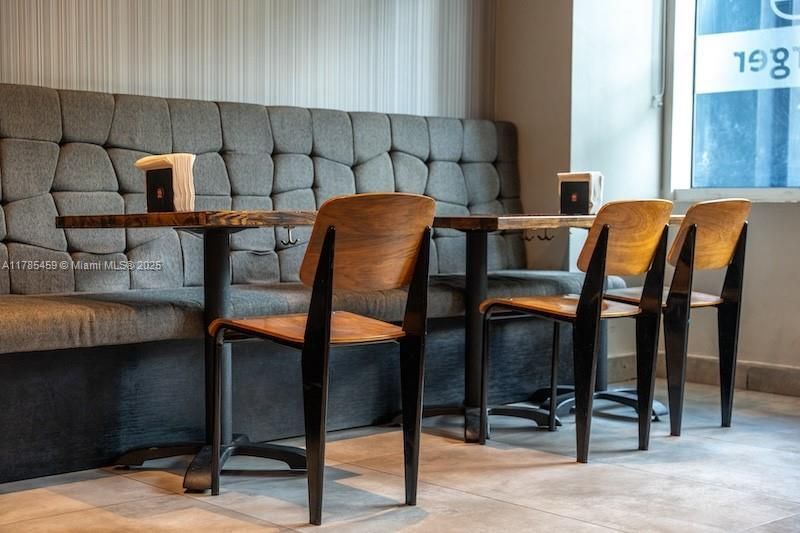 275 NE 18th St # Cu-2, Miami, FL 33132 Photo