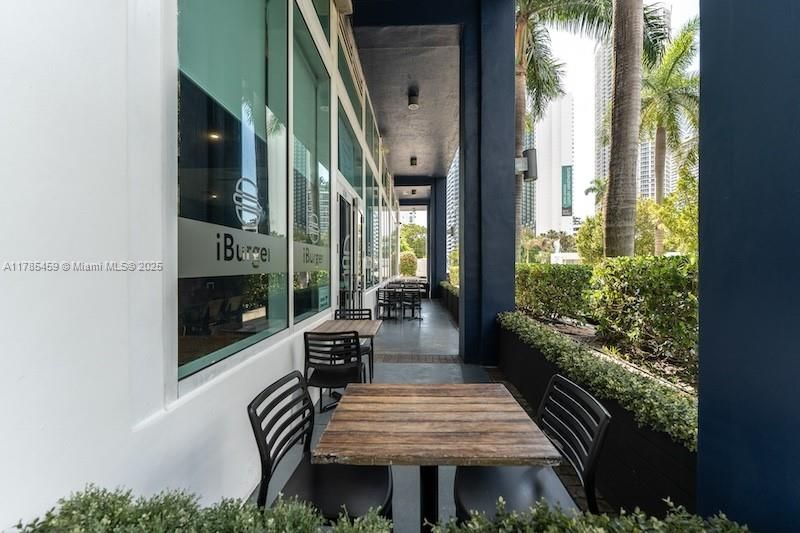 275 NE 18th St # Cu-2, Miami, FL 33132 Photo