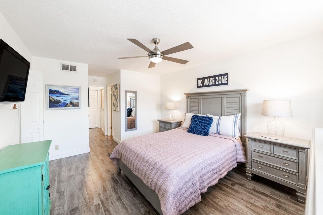 30 Colonial Club Drive, Unit 202, Boynton Beach, FL 33435 Photo