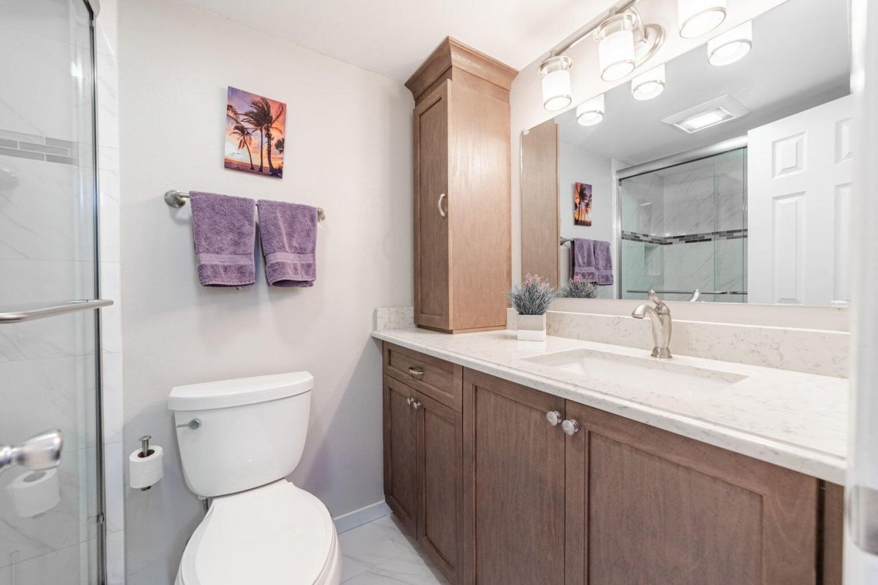 30 Colonial Club Drive, Unit 202, Boynton Beach, FL 33435 Photo