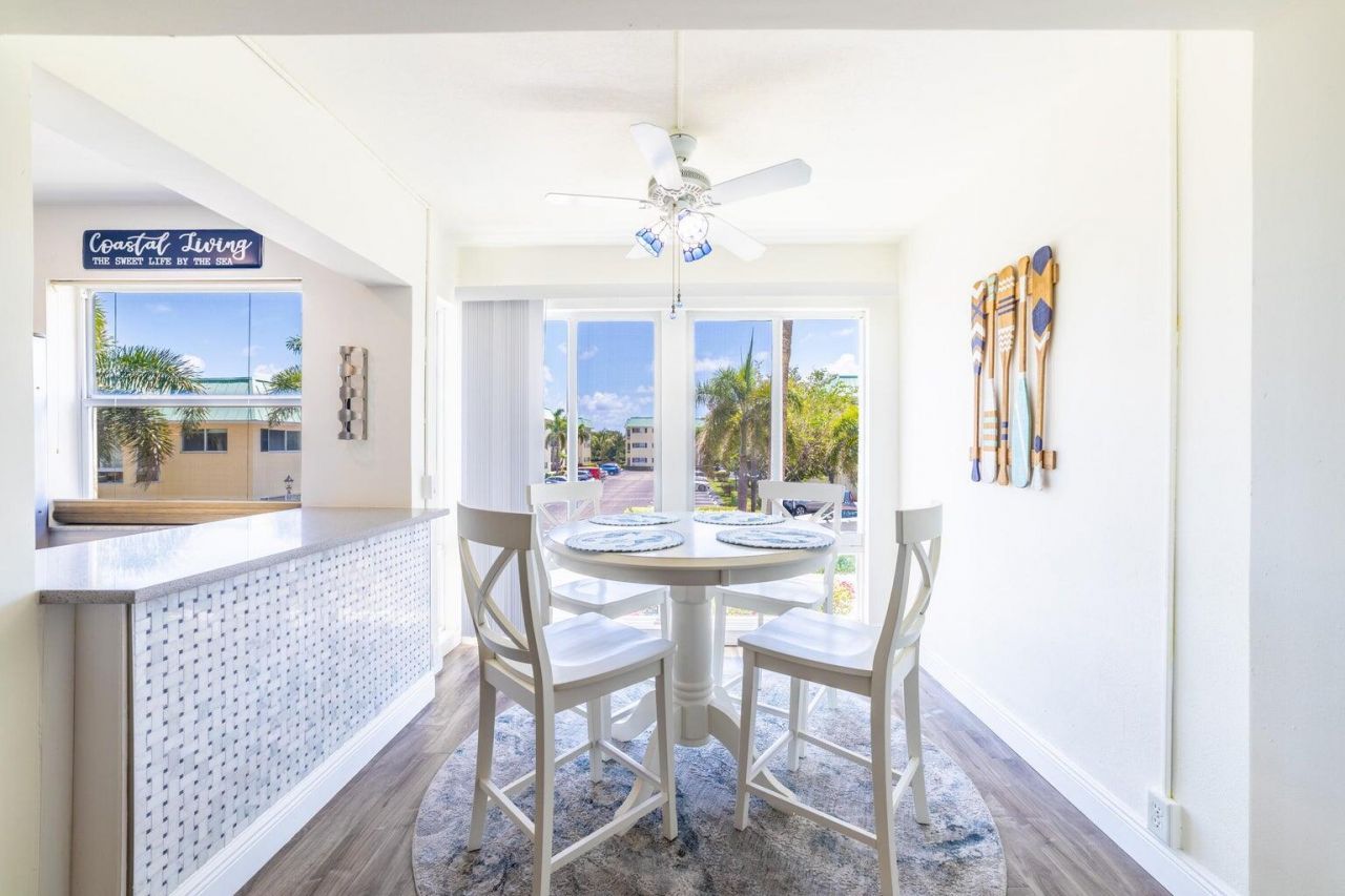 30 Colonial Club Drive, Unit 202, Boynton Beach, FL 33435 Photo