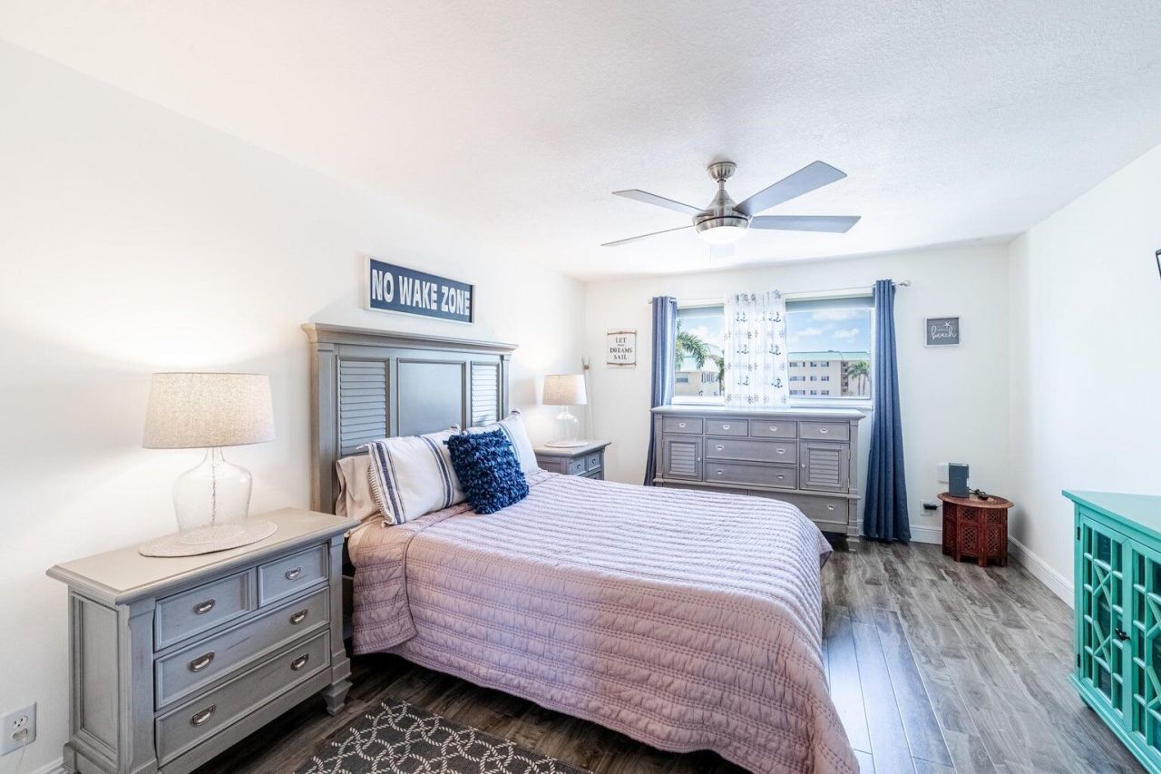 30 Colonial Club Drive, Unit 202, Boynton Beach, FL 33435 Photo