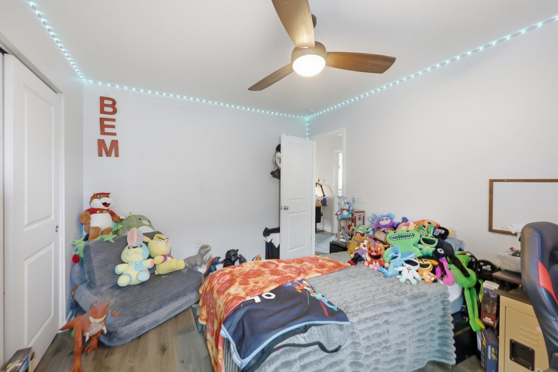 1093 Balmore Dr. Photo 15