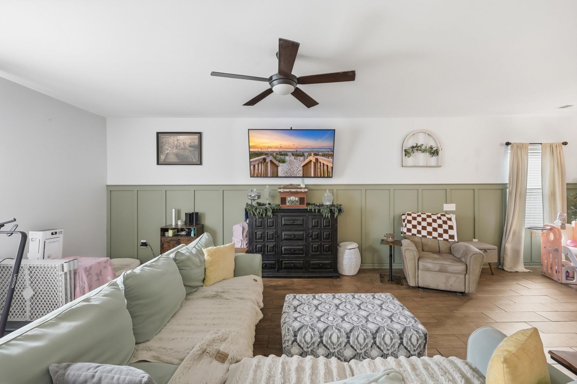 1093 Balmore Dr. Photo 9