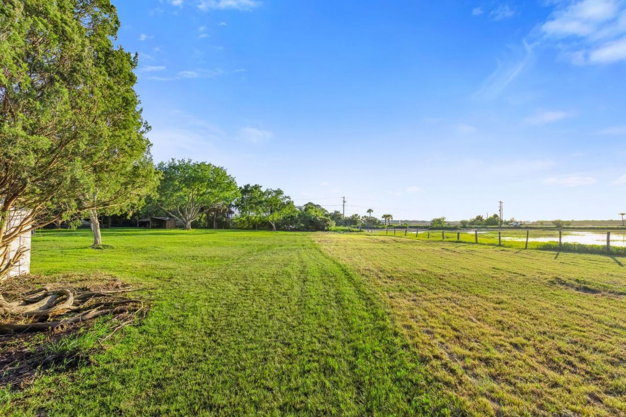 2298 Raven Drive Photo 7