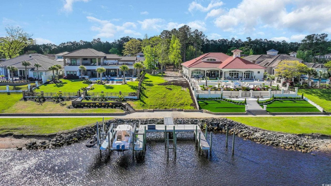 9107 Marina Pkwy. Photo 2