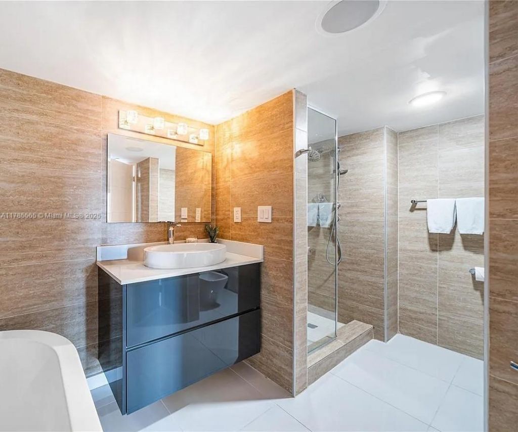 1717 N Bayshore Dr, Unit A-3545, Miami, FL 33132 Photo