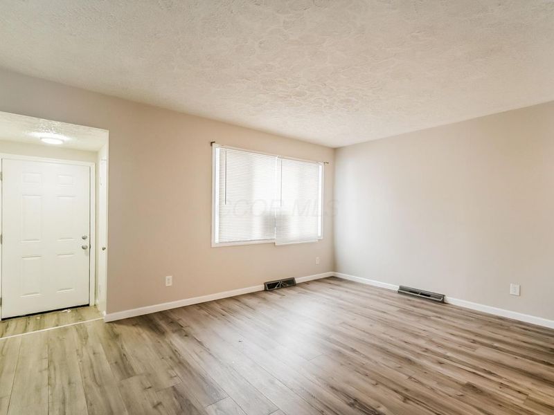 990 Reeb Avenue, Columbus, OH 43207 Photo 3