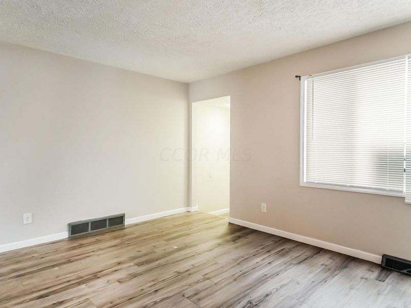 990 Reeb Avenue, Columbus, OH 43207 Photo 4