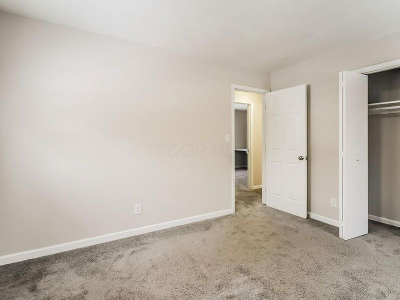 990 Reeb Avenue, Columbus, OH 43207 Photo 9