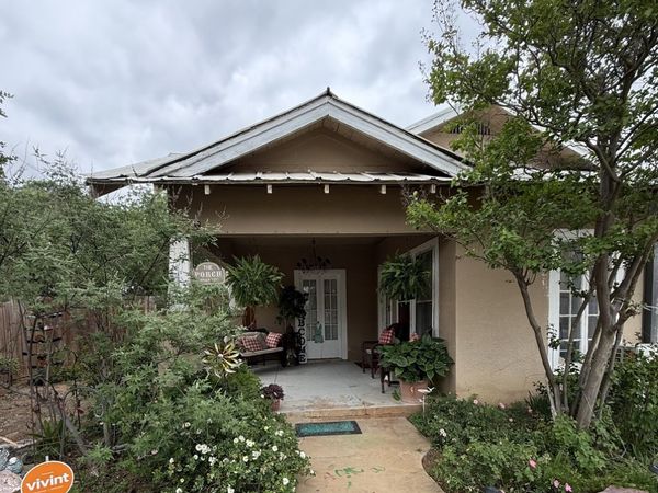 614 N 10th, Carrizo Springs, TX 78834