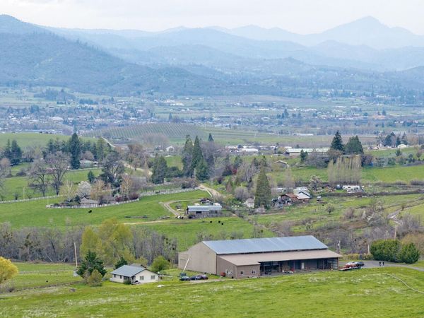 1620 Butler Creek Road, Ashland, OR 97520