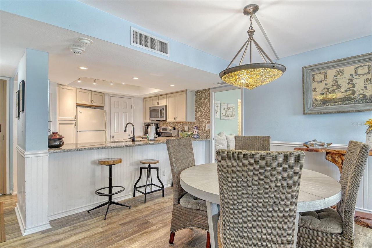 5920 Midnight Pass Road, Unit 406, Sarasota, FL 34242 Photo