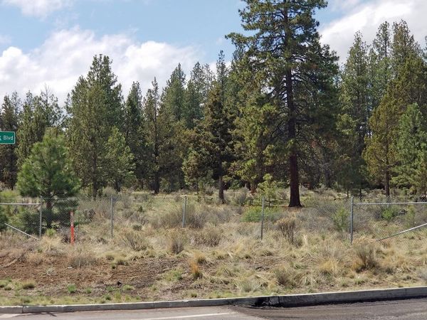 Pinebrook Boulevard, Bend, OR 97702