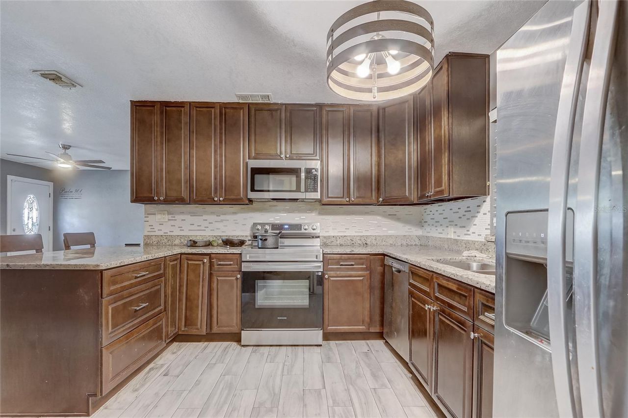 243 W Martin Street, Apopka, FL 32712 Photo