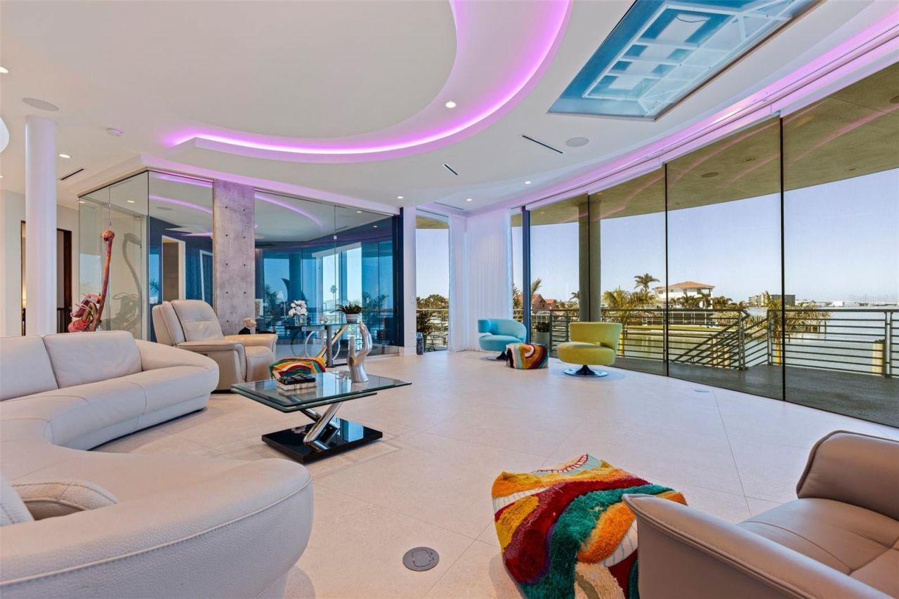 12650 7th Street E, Treasure Island, FL 33706 Photo