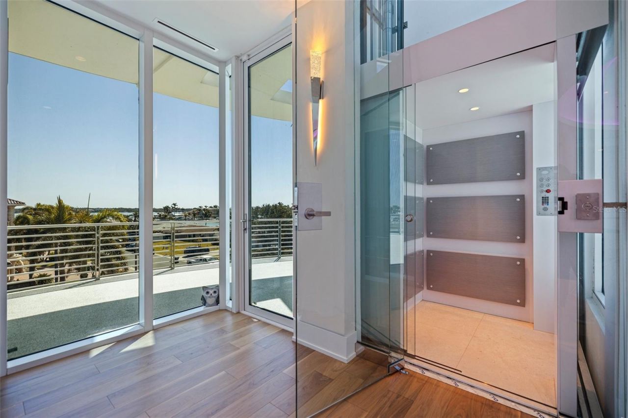 12650 7th Street E, Treasure Island, FL 33706 Photo