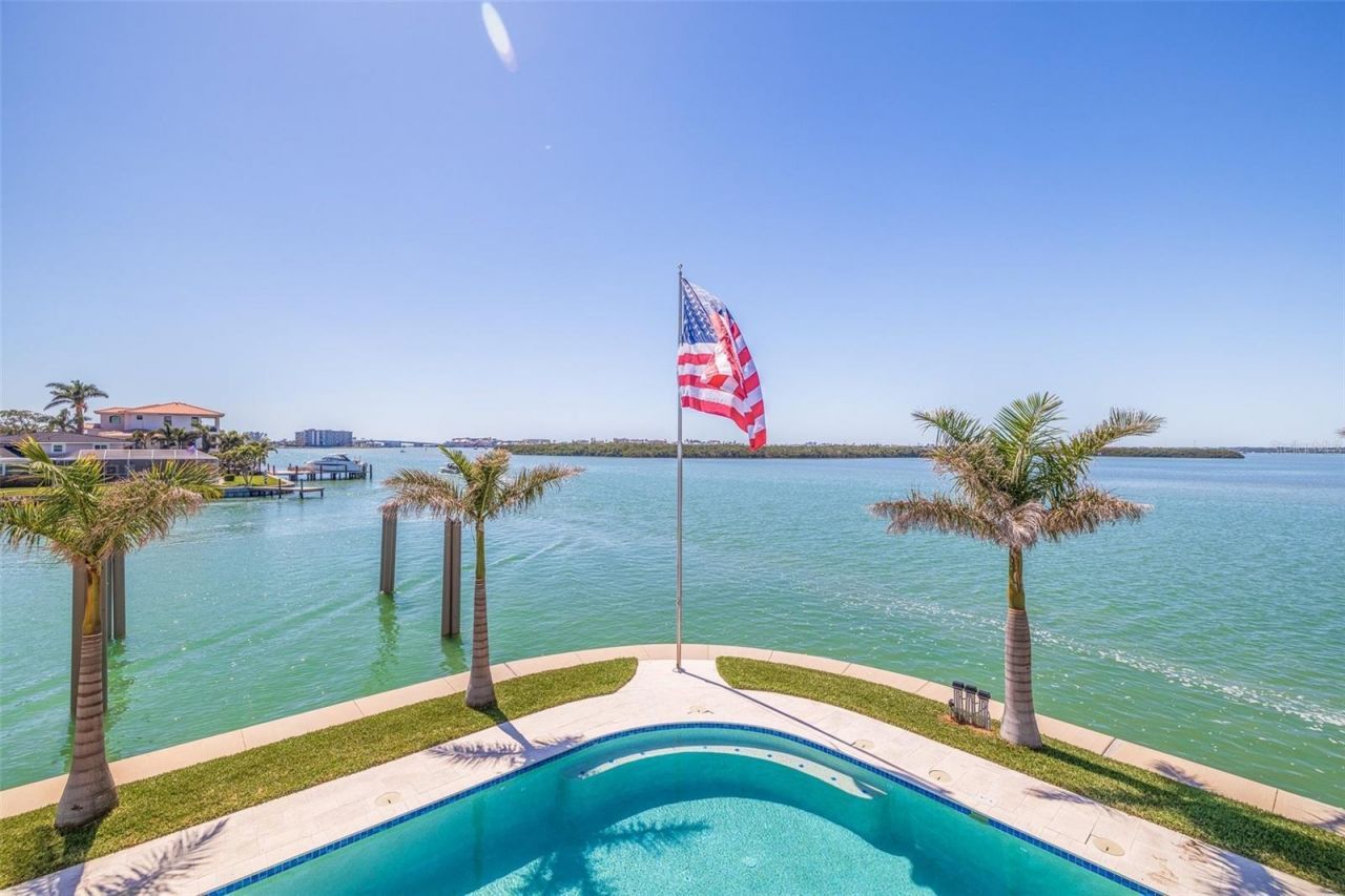 12650 7th Street E, Treasure Island, FL 33706 Photo