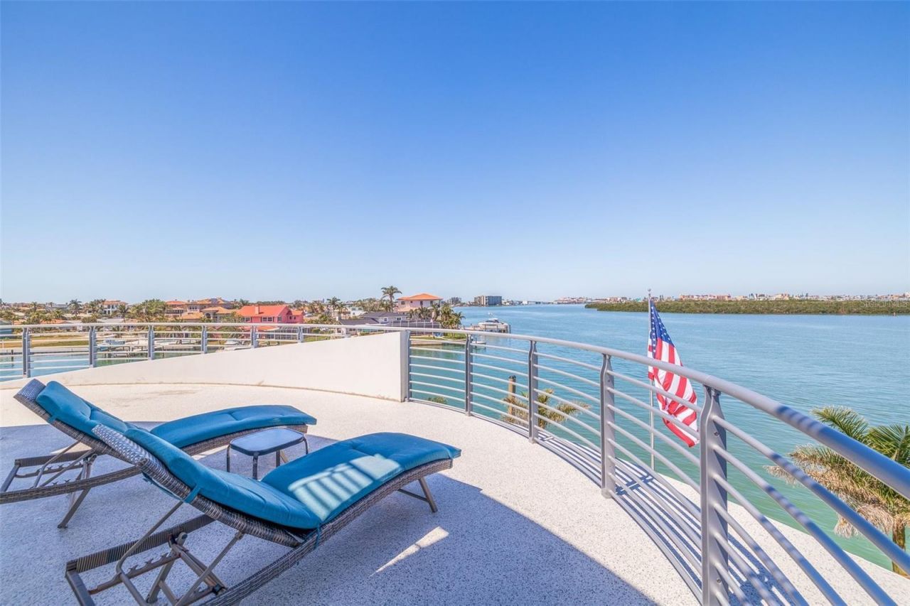 12650 7th Street E, Treasure Island, FL 33706 Photo