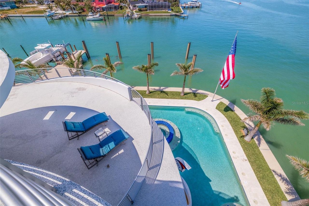 12650 7th Street E, Treasure Island, FL 33706 Photo