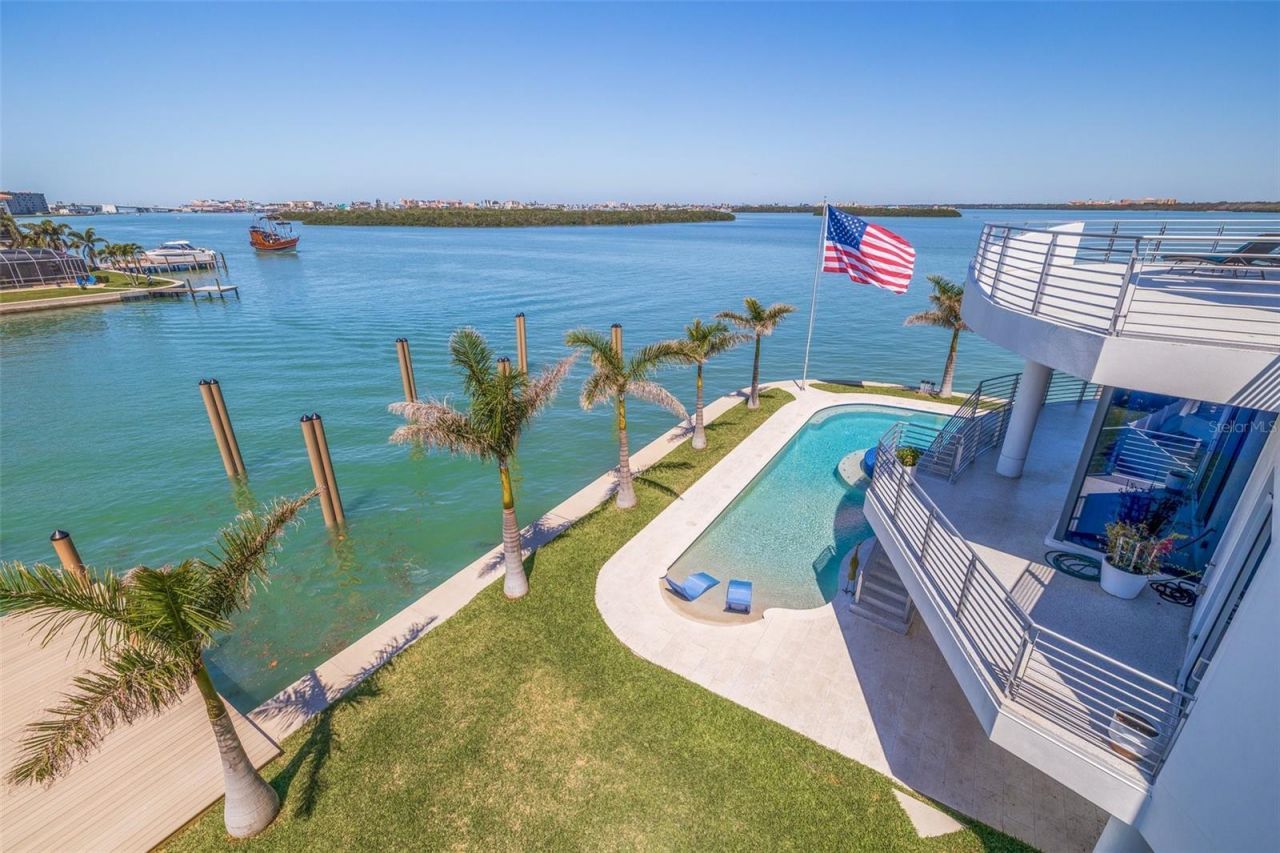 12650 7th Street E, Treasure Island, FL 33706 Photo