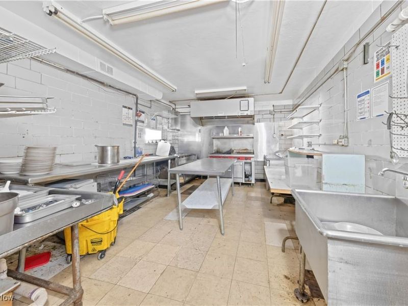 1494 Waterloo Road, Barberton, OH 44203 Photo 18