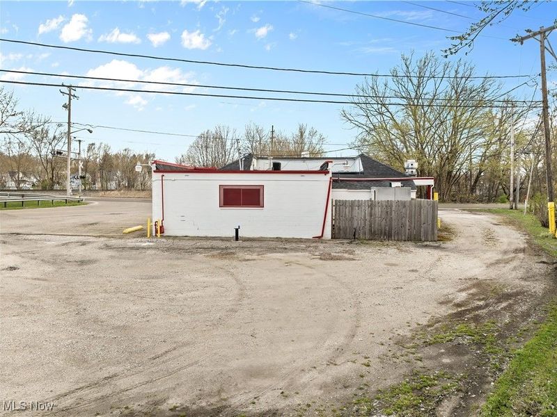 1494 Waterloo Road, Barberton, OH 44203 Photo 6