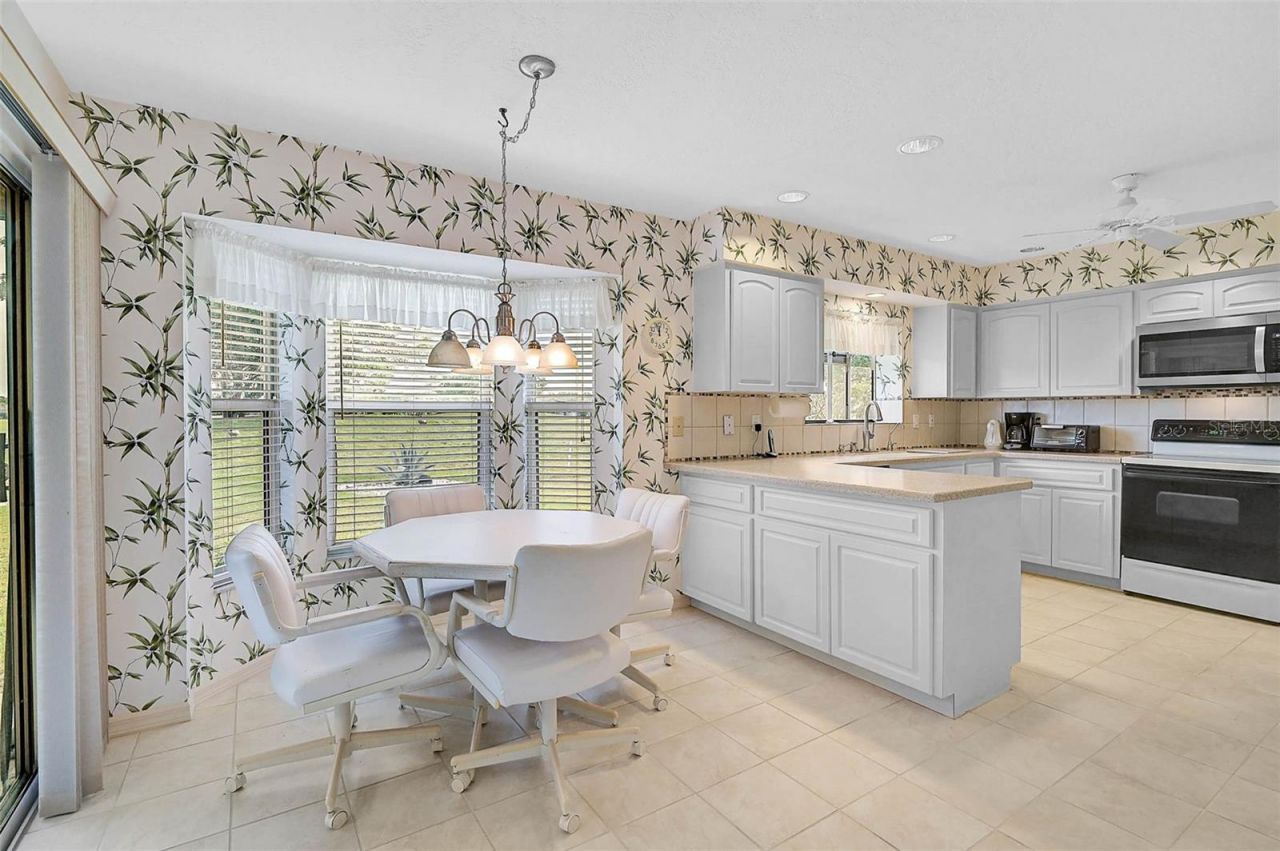 4360 Presidential Avenue Circle E, Bradenton, FL 34203 Photo