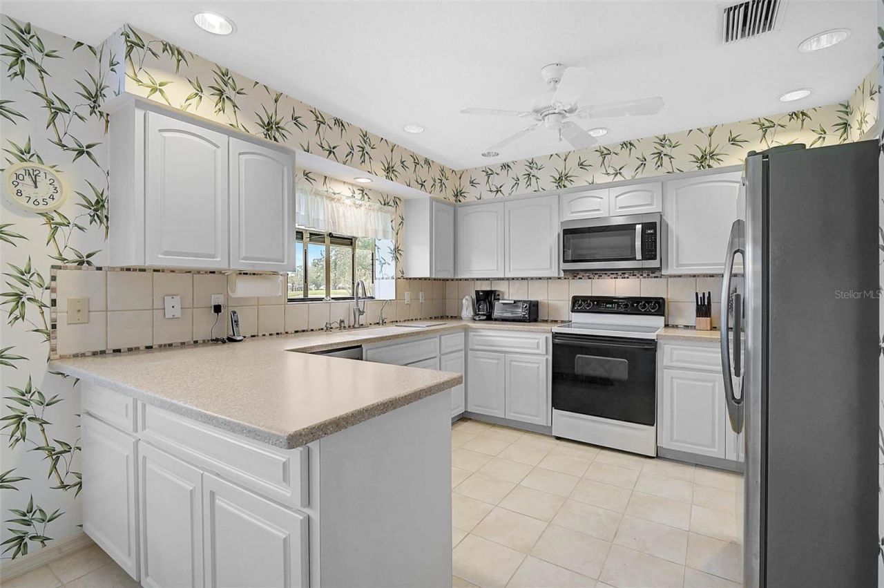 4360 Presidential Avenue Circle E, Bradenton, FL 34203 Photo