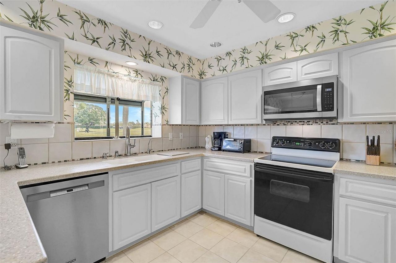 4360 Presidential Avenue Circle E, Bradenton, FL 34203 Photo