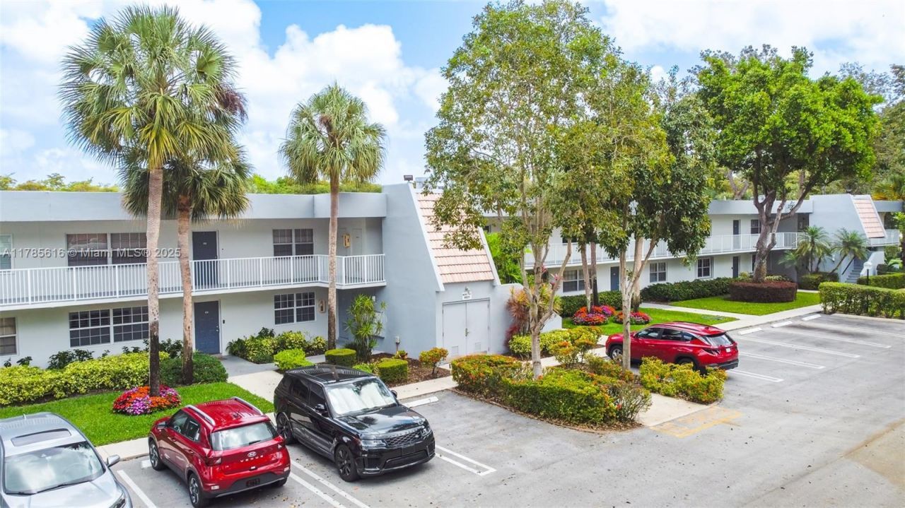 4221 W Palm Aire Dr, Unit 203, Pompano Beach, FL 33069 Photo