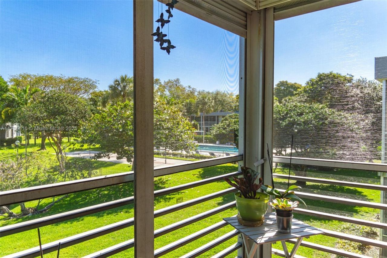 4221 W Palm Aire Dr, Unit 203, Pompano Beach, FL 33069 Photo