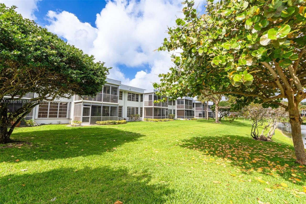 4221 W Palm Aire Dr, Unit 203, Pompano Beach, FL 33069 Photo