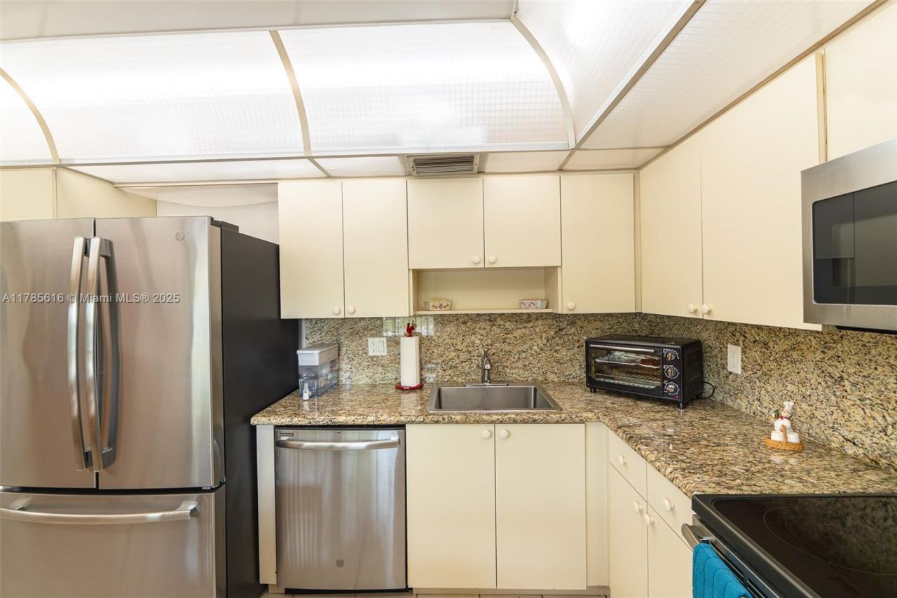 4221 W Palm Aire Dr, Unit 203, Pompano Beach, FL 33069 Photo