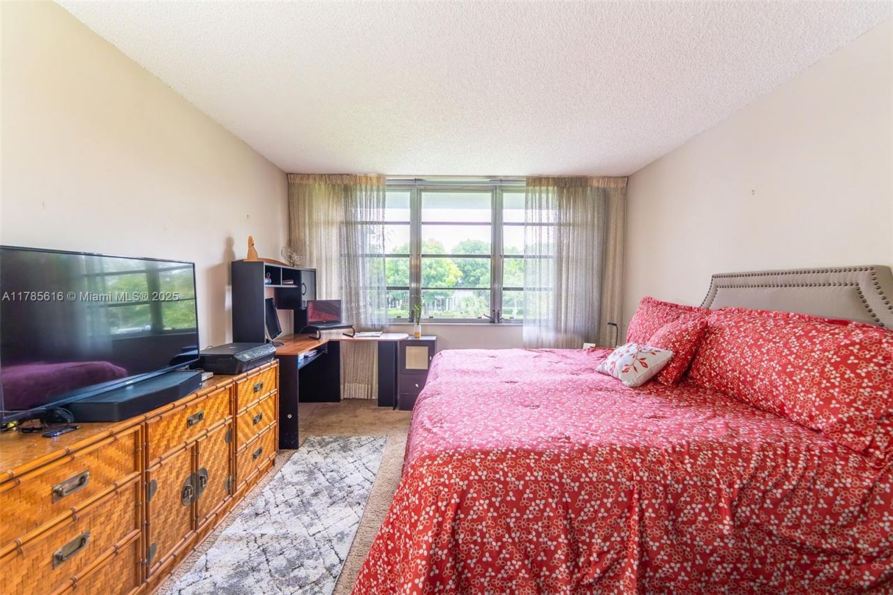 4221 W Palm Aire Dr, Unit 203, Pompano Beach, FL 33069 Photo