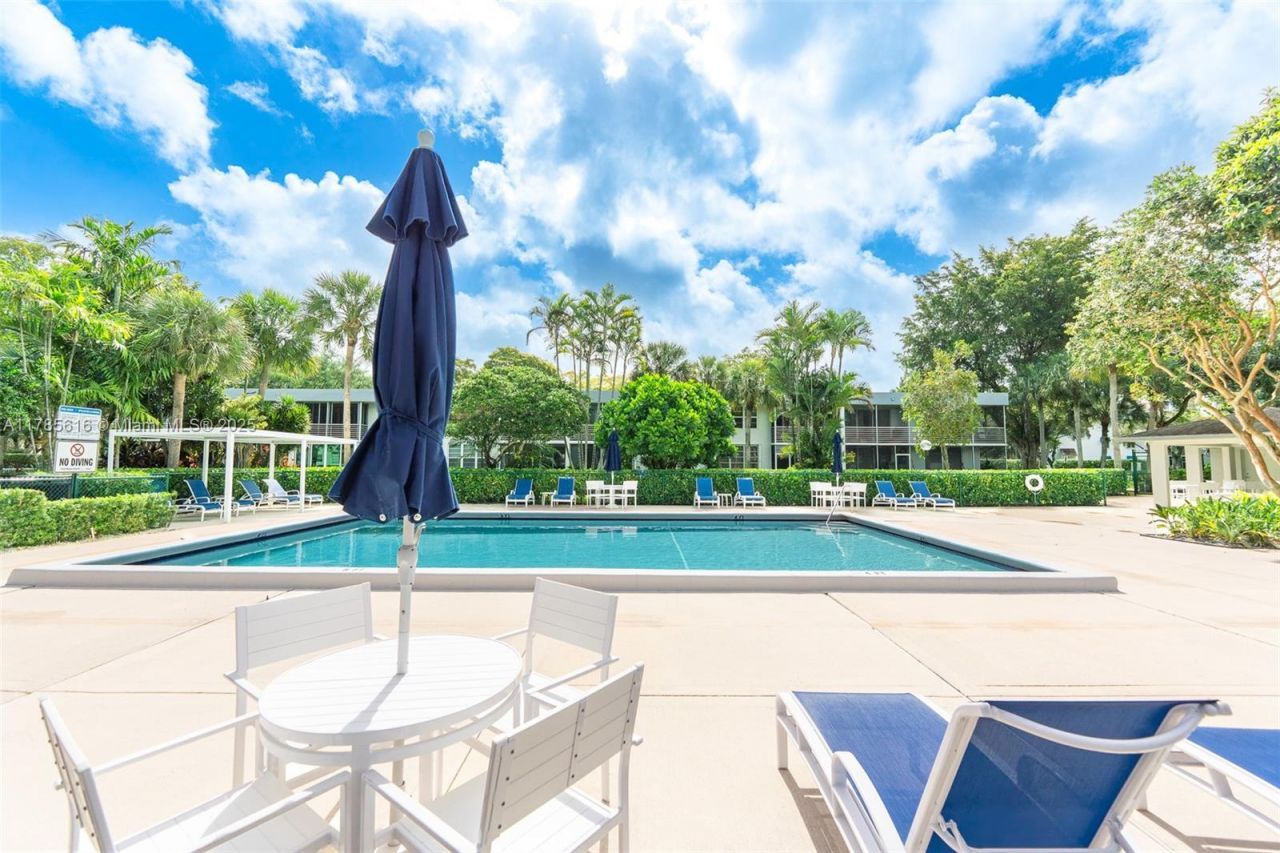 4221 W Palm Aire Dr, Unit 203, Pompano Beach, FL 33069 Photo