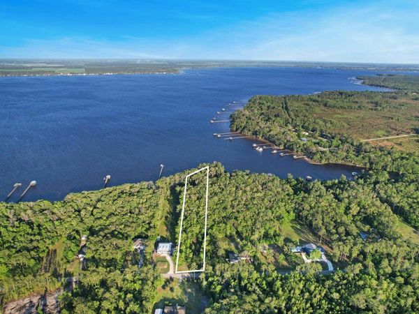 132 Pioneer Trl, Green Cove Springs, FL 32043