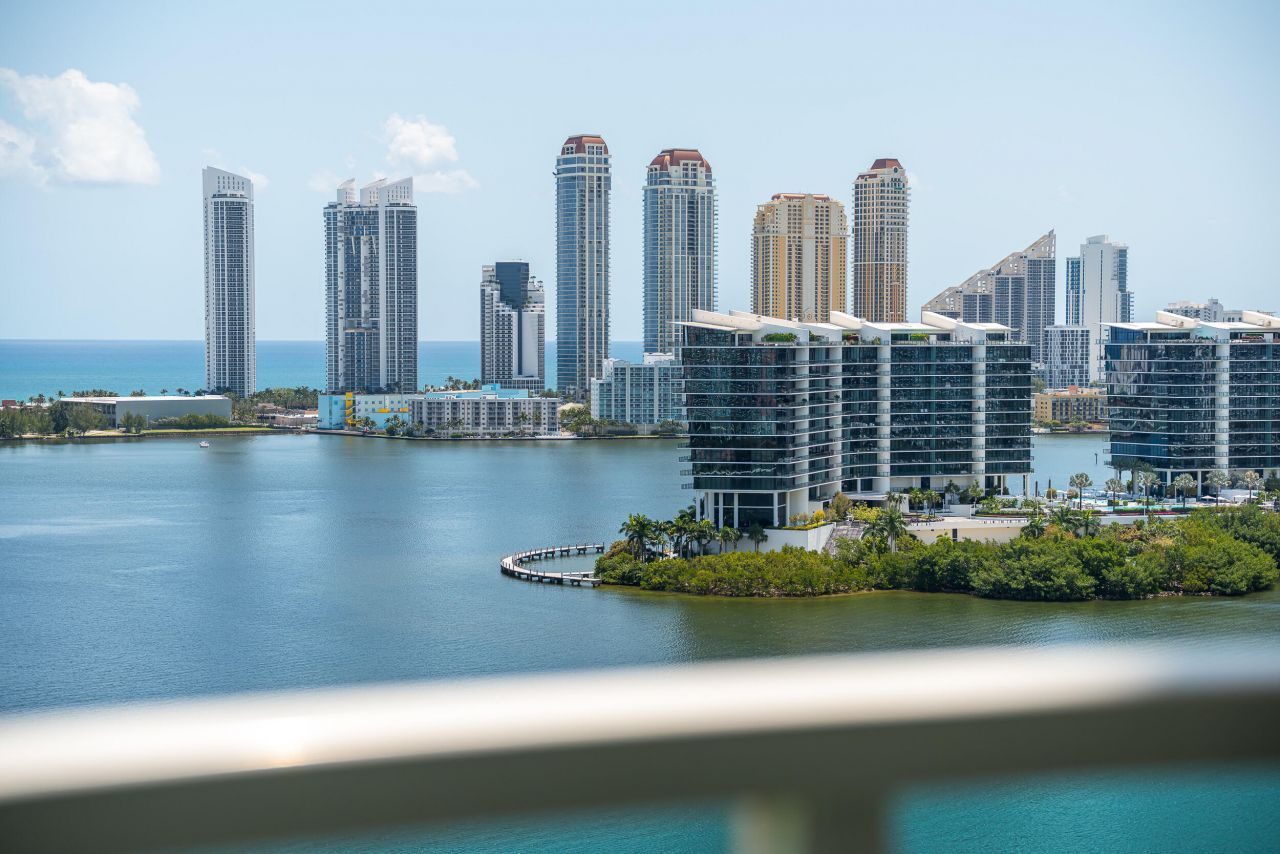 3330 NE 190th Street, Unit 1911, Aventura, FL 33180 Photo