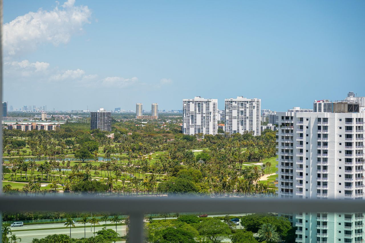 3330 NE 190th Street, Unit 1911, Aventura, FL 33180 Photo