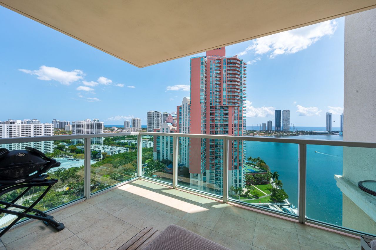 3330 NE 190th Street, Unit 1911, Aventura, FL 33180 Photo