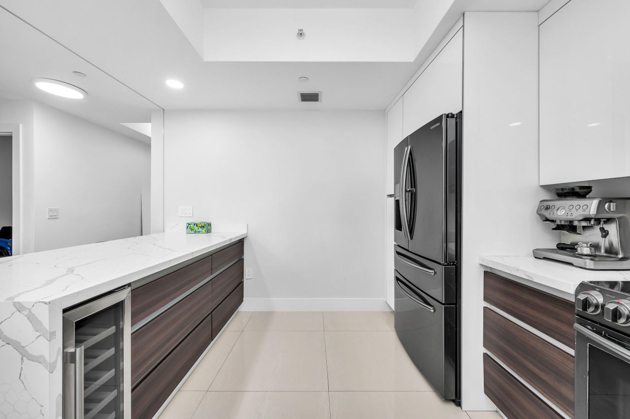 3330 NE 190th Street, Unit 1911, Aventura, FL 33180 Photo