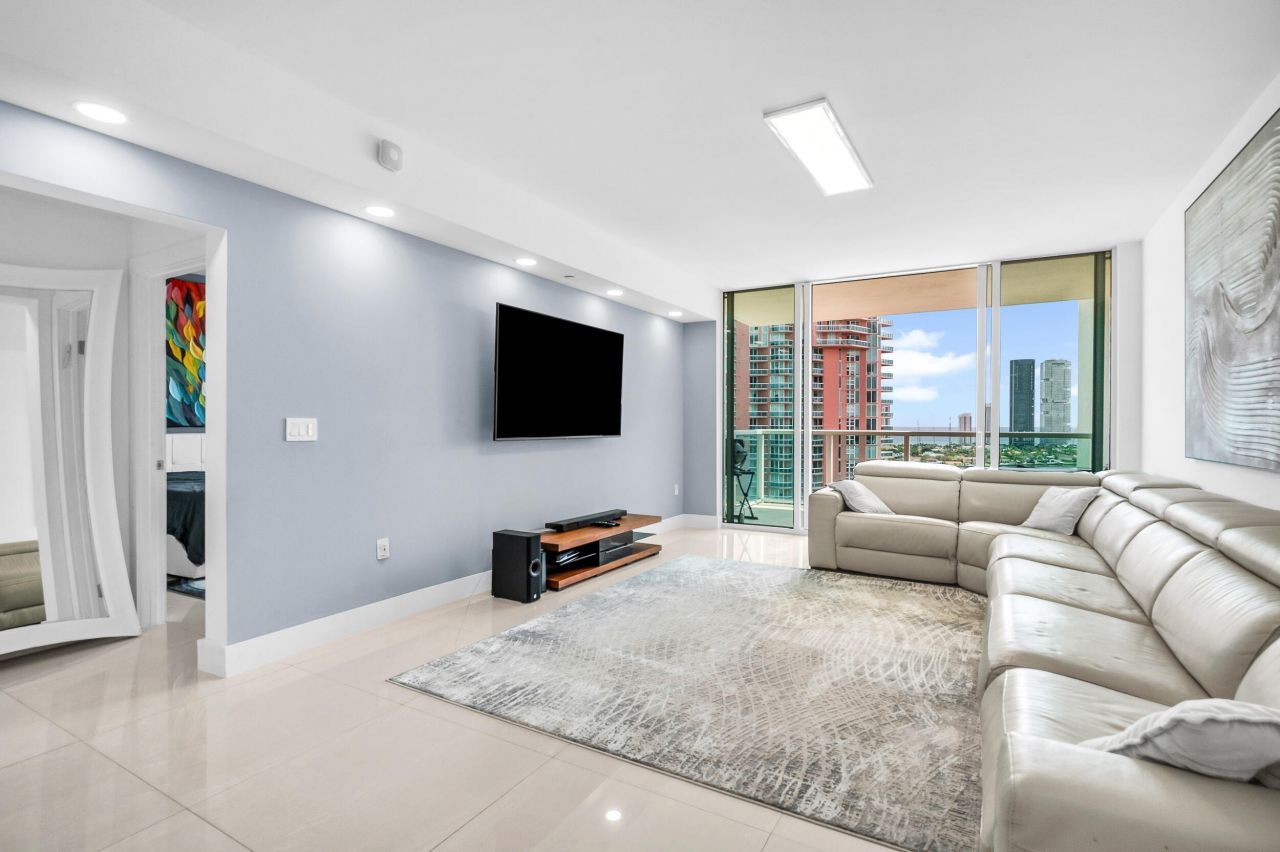 3330 NE 190th Street, Unit 1911, Aventura, FL 33180 Photo