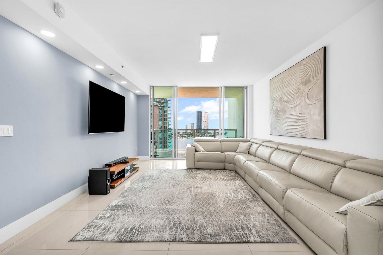 3330 NE 190th Street, Unit 1911, Aventura, FL 33180 Photo